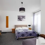 Villa 84 & Apartments - Jacuzzi, Sauna